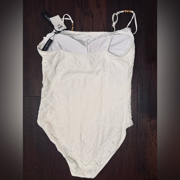 La Blanca Premium Brand Salt Eyelet One-Piece Swimsuit, White Size 14 UPF 50 NWT - Picture 4 of 13